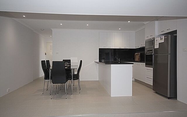 Skyline, Unit 8/12 Thurlow Avenue