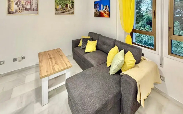 Pleasant Apartment With Shared Pool