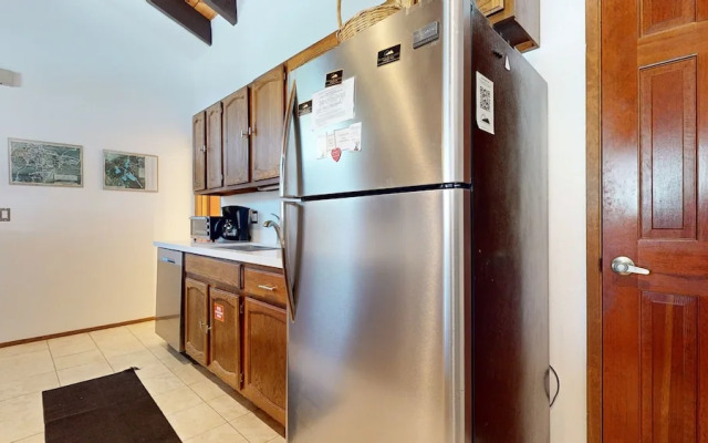 Rainbow S 4 3 Bedroom Condo by RedAwning