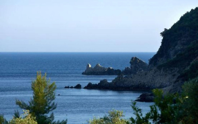 Lichnos Beach Hotel & Suites