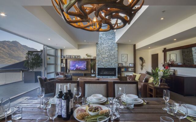 Shotover Penthouse & Spa by Staysouth