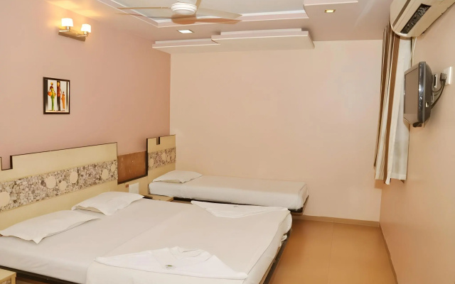 Hotel Sai Suraj Palace – Guest Rooms – Shirdi