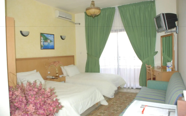 Platinum Hotel