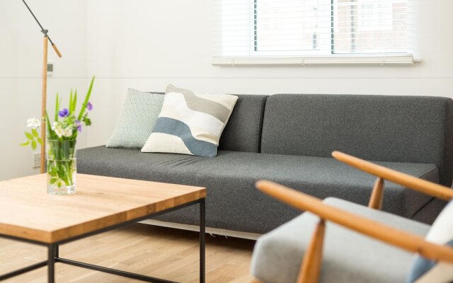 Sensational Southfields Home by King George's Park