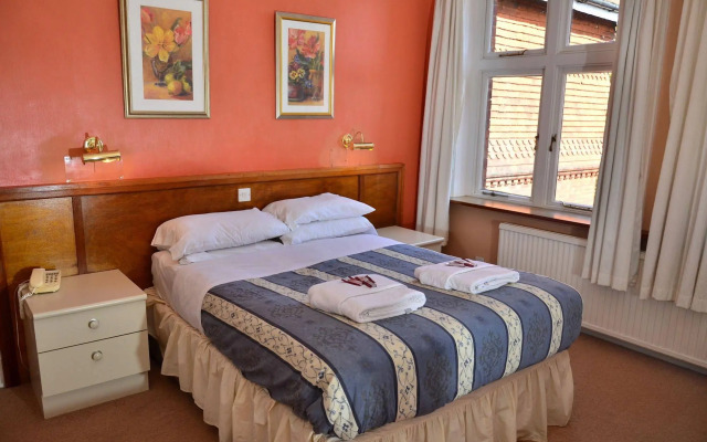 Russell Hotel