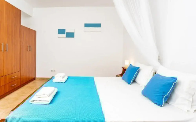 Villa Ioanna for 10 - Allparos Villas