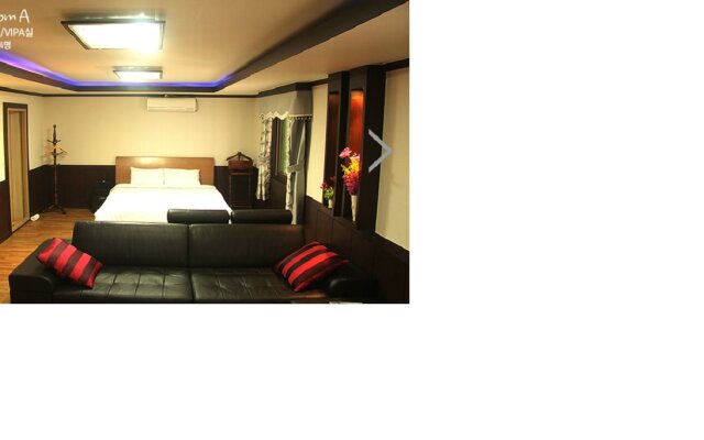 Noblesse Hotel