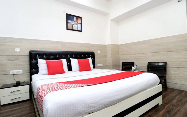 Hotel Signature By OYO Rooms