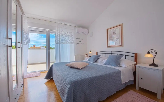 Spacious Chic Residence