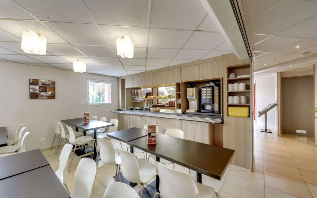 Welcomotel Coignières