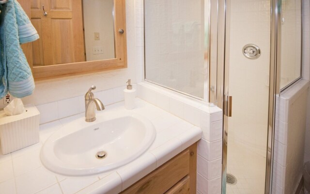 Village Center Condo 1G
