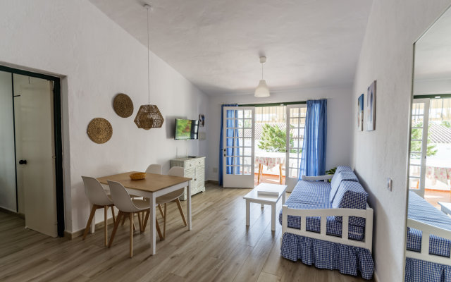 Apartamentos Las Brisas I & II