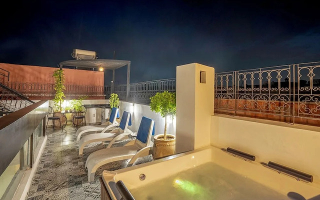 Maison Solaneos