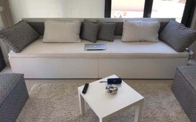 Luxurious 3br Lakefront Town-House (Tawila)