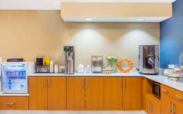 AmericInn by Wyndham Prairie du Chien