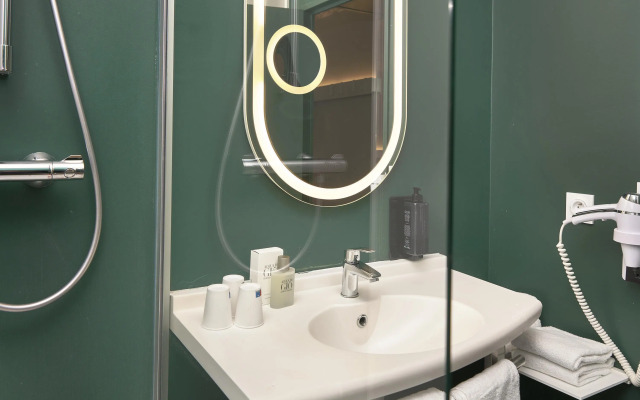 Ibis Annecy Cran Gevrier Hotel