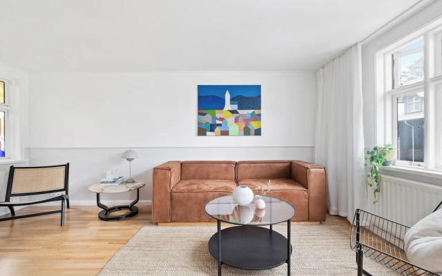 Downtown Baldursbrá Holiday Home