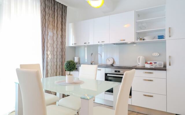 Sandy Beach Apartments