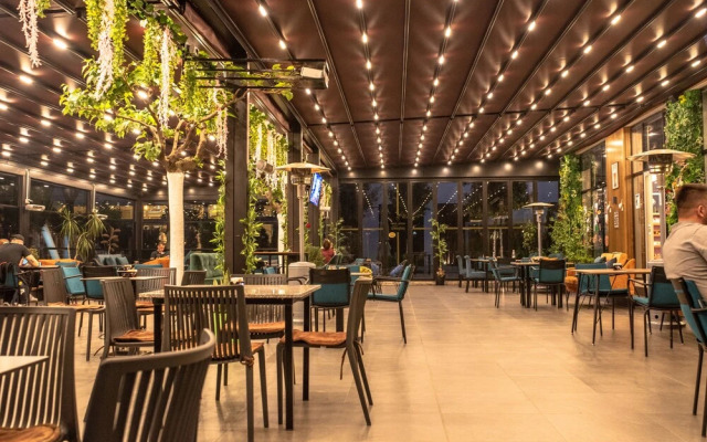 Royal East Resort