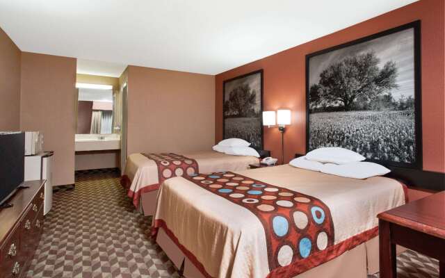 Super 8 by Wyndham Bastrop TX