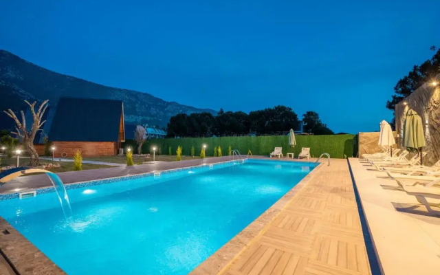 Karaoz Safir Bungalov