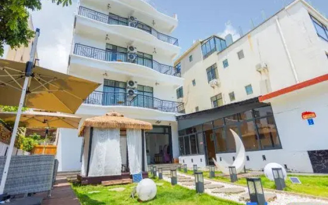 Weizhou lsland suxihuajian SeaView Hotel
