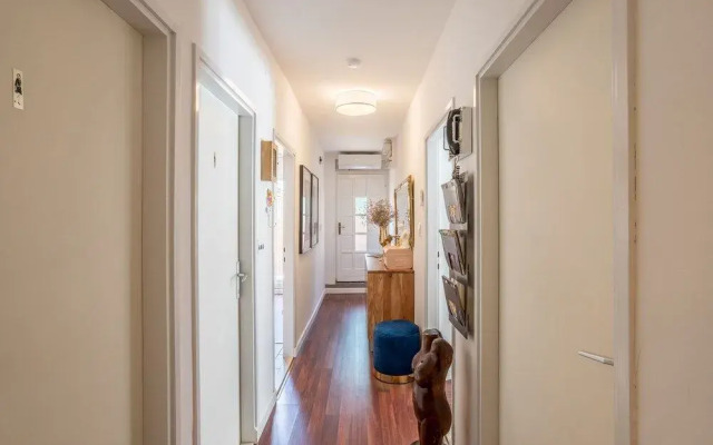 Hola Apartment