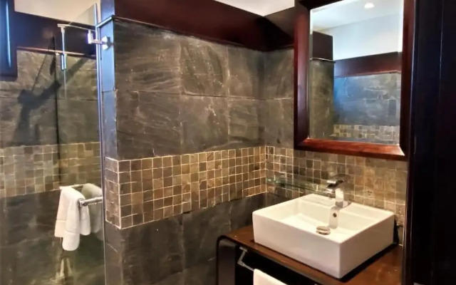 Blue Ocean Suites & Apartments