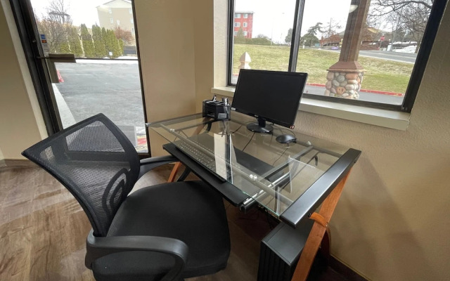 Super 8 By Wyndham Moscow / Pullman