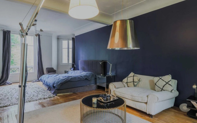 Mansion With Swimming Pool - 5bd/10p - Neuilly