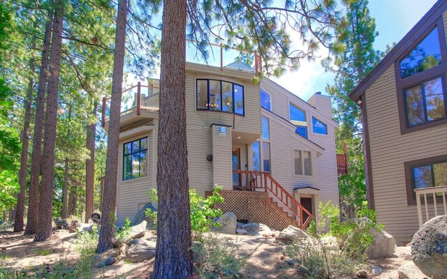 Snowbird Forest by Lake Tahoe Accommodations