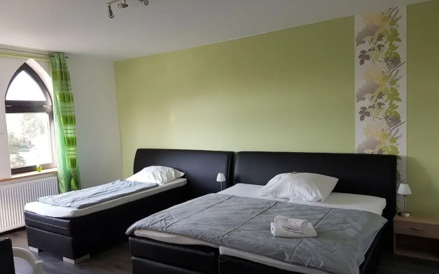 Bennett's Restaurant & Hotel