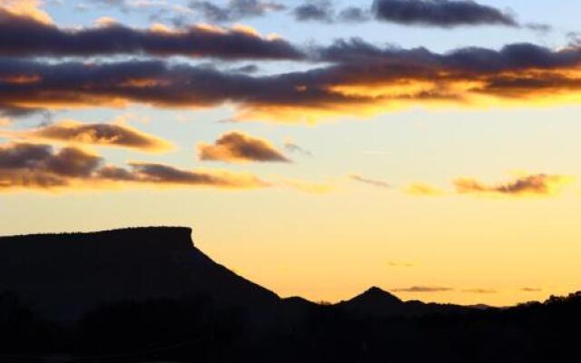 Ms. Kitty's Country Inn