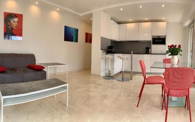 Palm d'or / GIR2405 / 2P