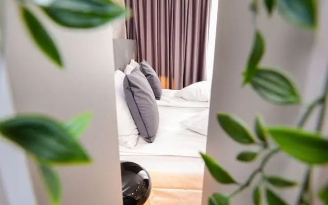 Park Studio Cismigiu Gardens - Quiet Room - Smart Tv