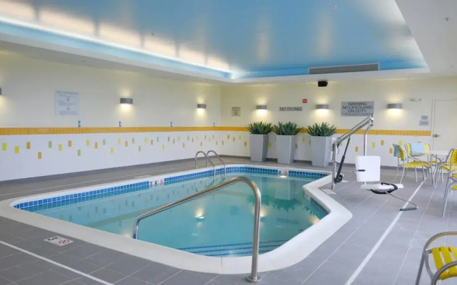 Fairfield Inn & Suites Canton South