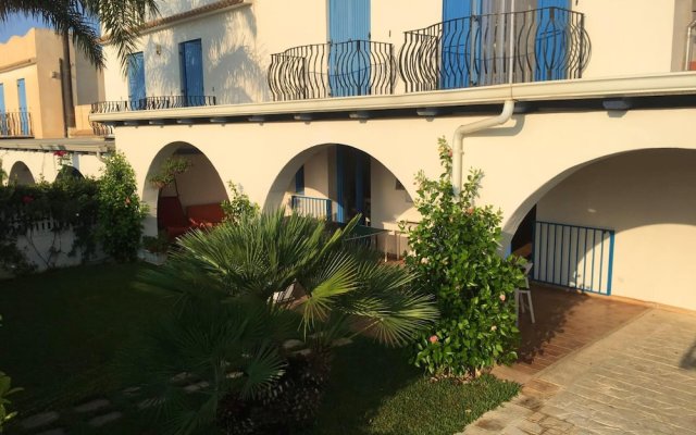 Villa With 3 Bedrooms In Marina Di Ragusa, With Enclosed Garden 600 M From The Beach