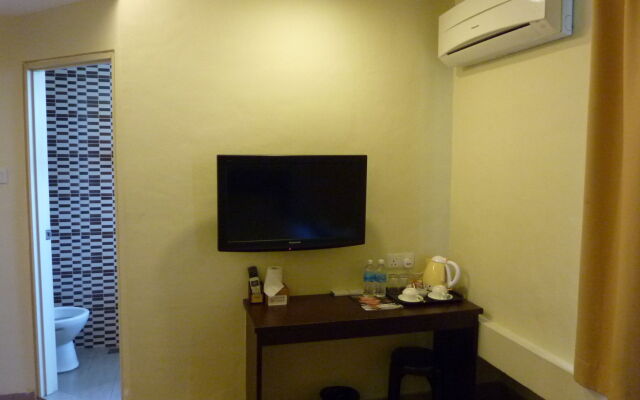 DM Hotel