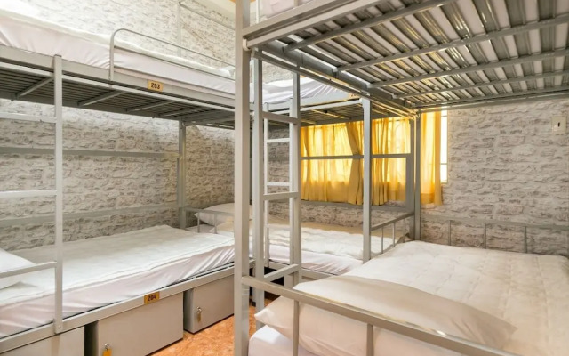 Minh Phuong-Hostel by OYO Rooms