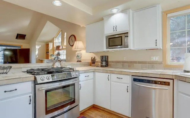 13 Ollalie-Great Yard-3BR/3BA