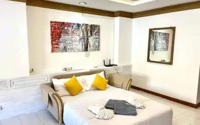 Patong Beach Gardens - Pool, Fast Wifi, Smart TVs