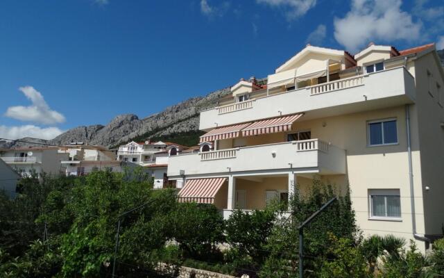 Mari - sea View Apartments - A4 Red