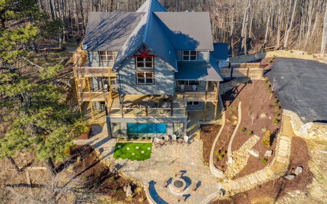 Greystone Retreat 13 Bedrooms 13.5 Bathrooms Cabin