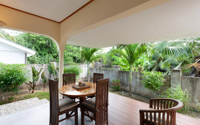Villa Aya