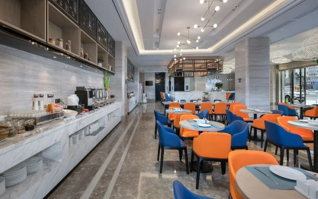 Kyriad Marvelous Hotel (Shenzhen Qinghu Metro Station)