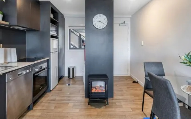 Newtown Tranquility Spacious 2-Bedroom Apartment – Kitchen – Wellington
