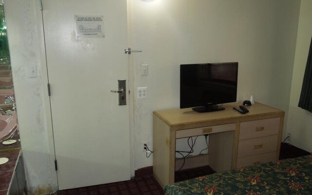 West Shore Motel