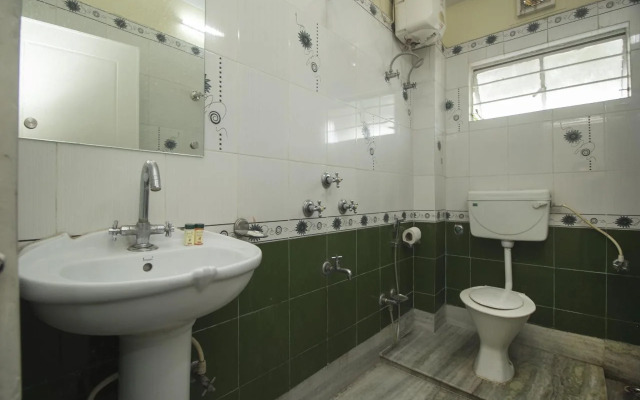 Classic Lodge By OYO Rooms