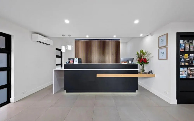 Bluegum Dubbo by Travellers