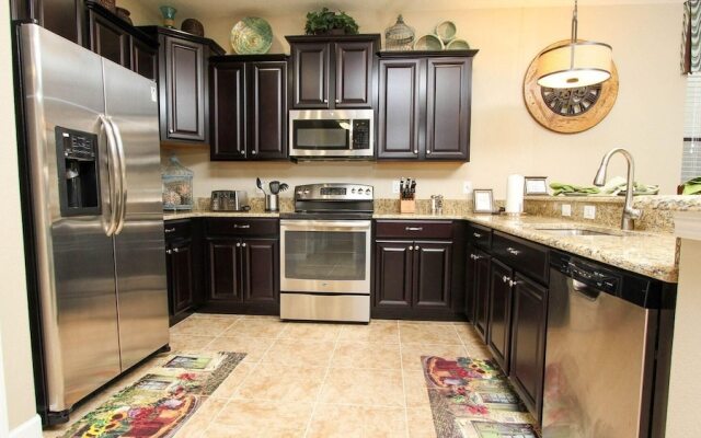 1405 Thunderbird Road